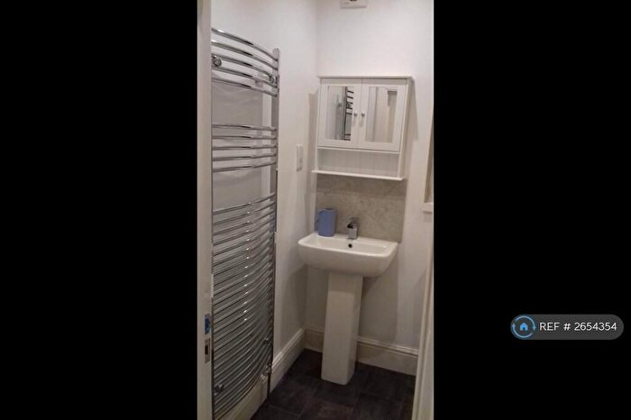 2 Bedroom Flat To Rent In West End Lane, London, NW6