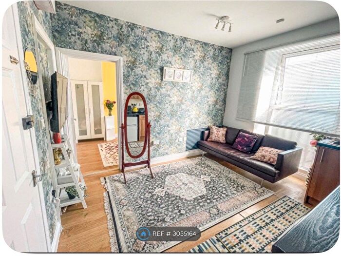 1 Bedroom Flat To Rent In Garratt Lane, London, SW17