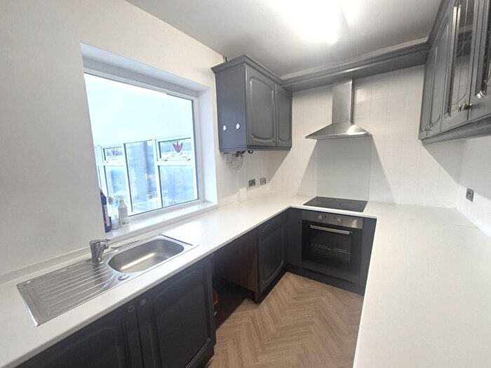 3 Bedroom Property To Rent In Tower Street, Dukinfield, SK16