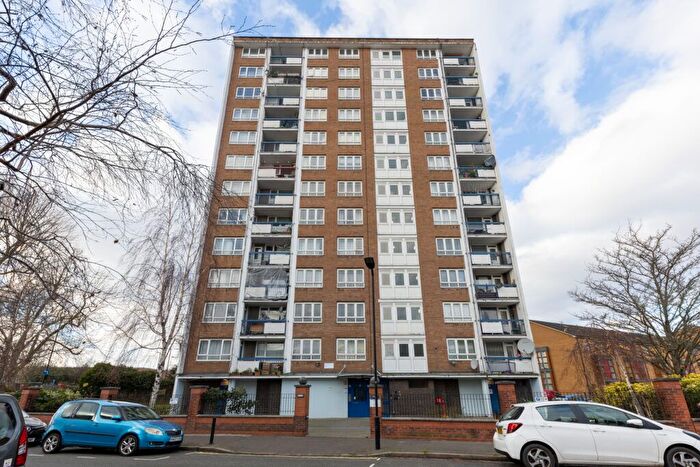 3 Bedroom Flat For Sale In George Downing Estate, London, N16