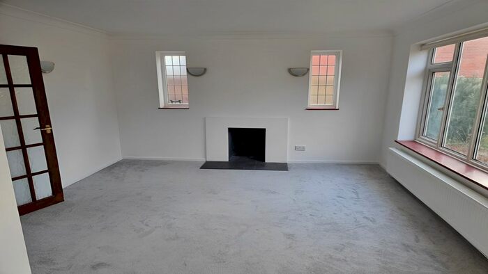 3 Bedroom Detached House To Rent In Coningesby Drive, Watford, WD17