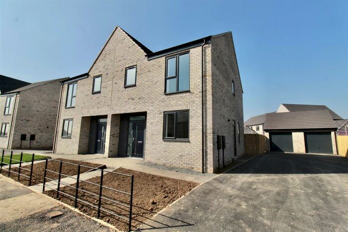 3 Bedroom House To Rent In Diversity Drive, Kingswood, Hull, HU7