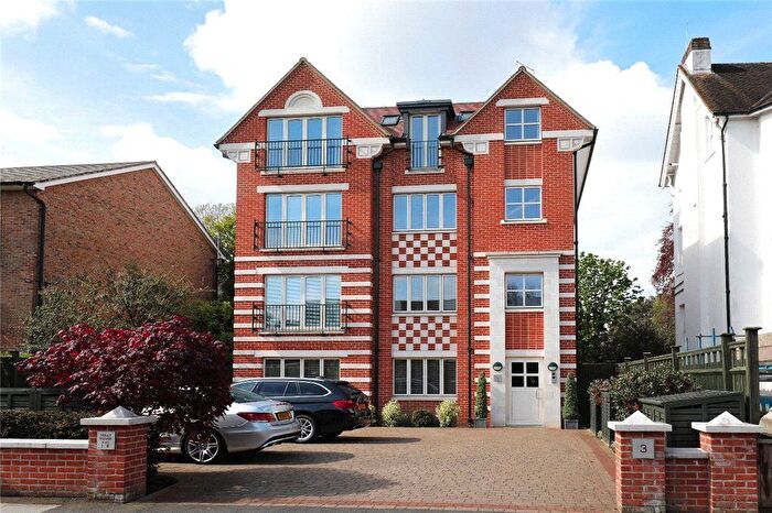 2 Bedroom Flat For Sale In Clifton Road, Wimbledon, SW19