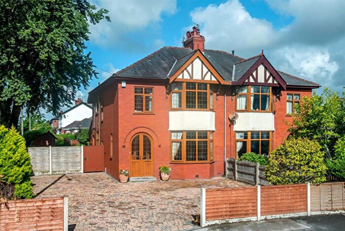3 Bedroom Semi-Detached House For Sale In Cop Lane, Penwortham, Preston, PR1