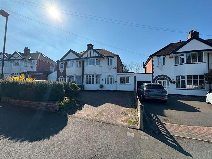 3 Bedroom Semi-Detached House For Sale In Oakwood Road, Sutton Coldfield, B73