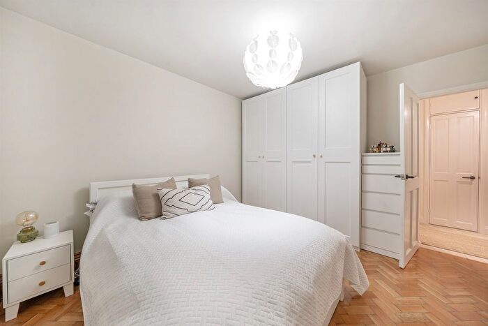 1 Bedroom Flat For Sale In Guildford Road, London, SW8