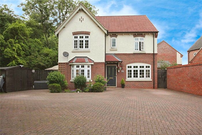 4 Bedroom Detached House For Sale In Adderley Avenue, Nuneaton, Warwickshire, CV10