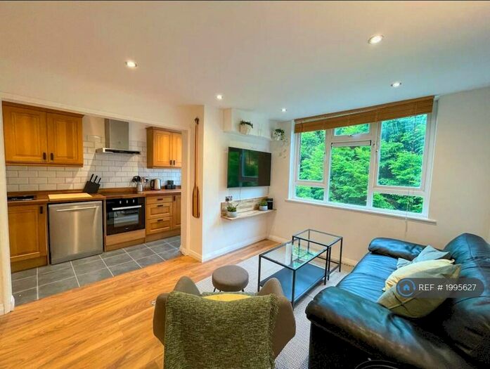 2 Bedroom Flat To Rent In Pennywell Drive, Oxford, OX2