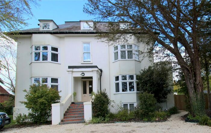 2 Bedroom Flat To Rent In Rye Road, Hawkhurst, Cranbrook, Kent, TN18