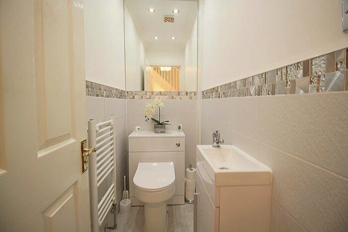 4 Bedroom Detached House For Sale In Bronheulwen, Porth, Rhondda, Cynon, Taff. CF39
