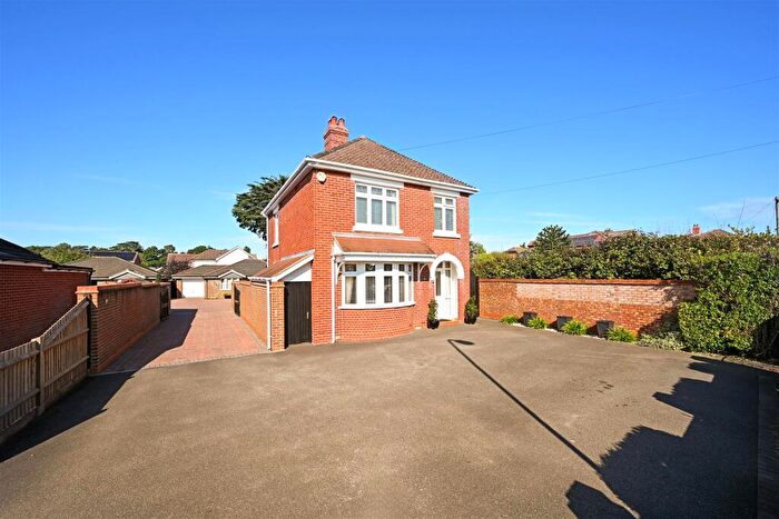3 Bedroom Detached House For Sale In Locks Road, Locks Heath, SO31