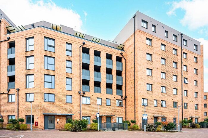 1 Bedroom Flat For Sale In Powdermill Close, New Malden, KT3