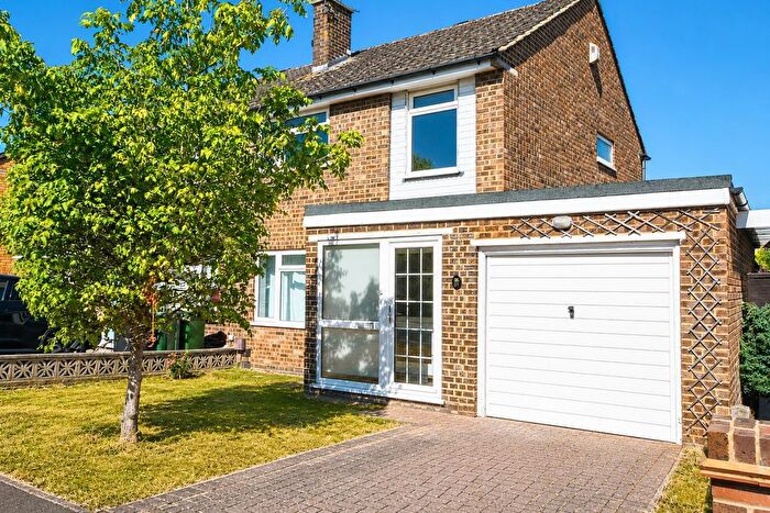 3 Bedroom Semi Detached House For Sale In The Landway, Maidstone, ME14
