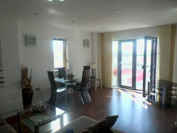 2 Bedroom Flat To Rent In Kings Road, Swansea, SA1
