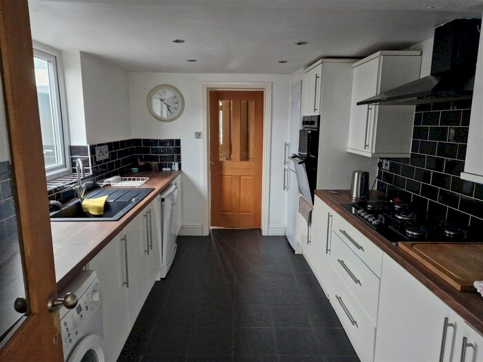 4 Bedroom Property To Rent In Gladstone Road, Southall, UB2