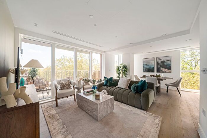 2 Bedroom Flat For Sale In Chiswick Green, Chiswick High Road, W4