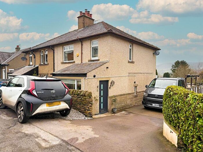 3 Bedroom Semi-Detached House For Sale In Bank Road, Cross Hills, BD20
