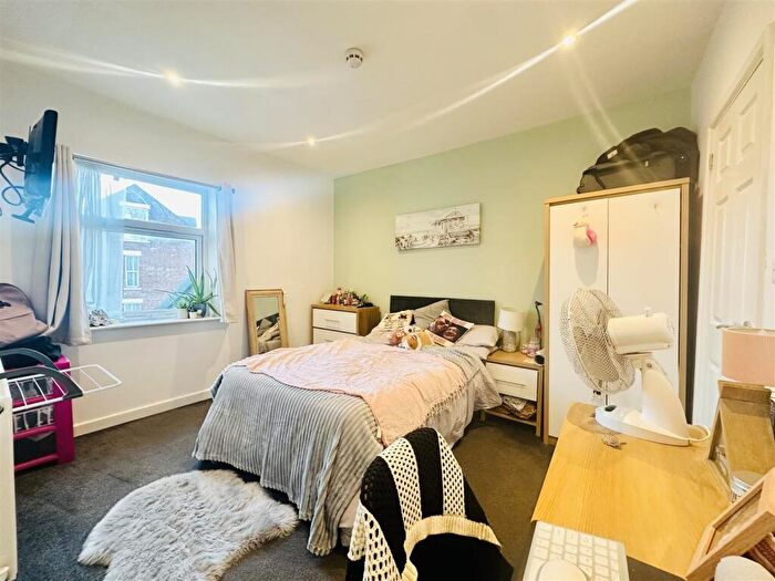 2 Bedroom Flat To Rent In Derby Road, Nottingham, NG7