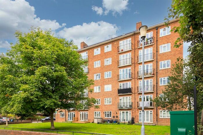 1 Bedroom Flat To Rent In Burma Road, Stoke Newington, N16