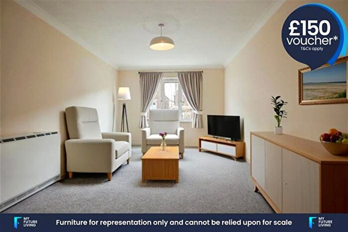 1 Bedroom Flat To Rent In Ryan Court, Blandford Forum, DT11