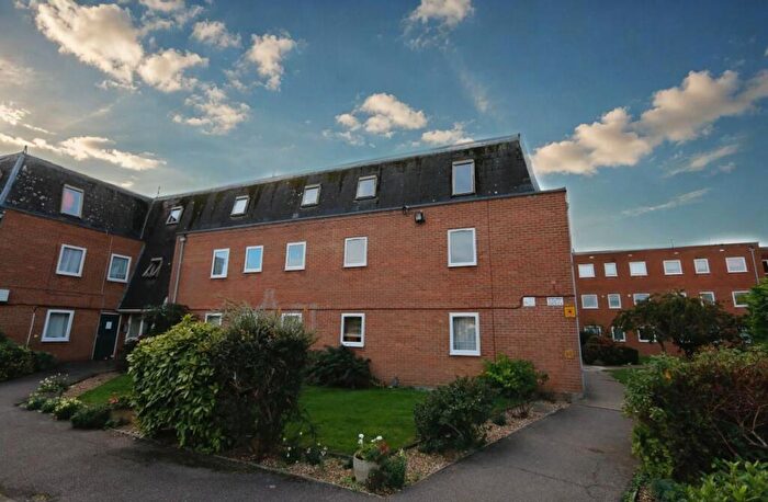 1 Bedroom Flat For Sale In Grove Court, Arlesey, SG15