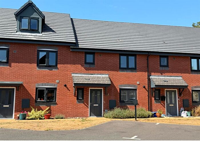 3 Bedroom Terraced House For Sale In Jones Road, Warwick, CV34