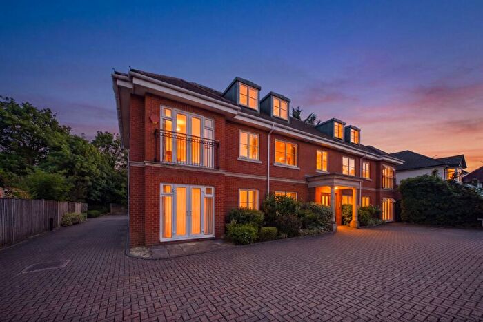 2 Bedroom Flat For Sale In Reading Road, Winnersh, Wokingham, Berkshire, RG41