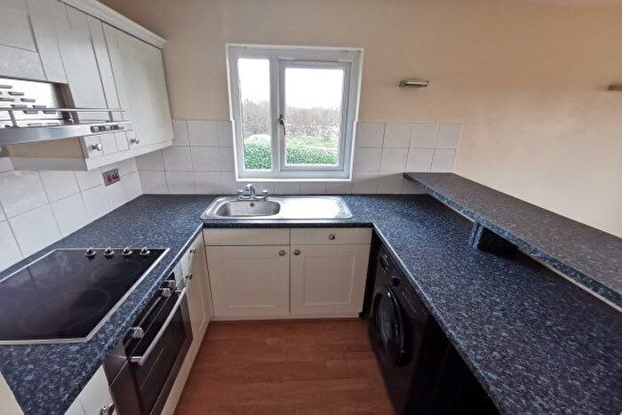 1 Bedroom Flat To Rent In Berry Close, Hornchurch, RM12