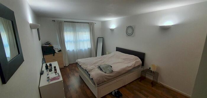 1 Bedroom Flat To Rent In The Grainstore, Western Gateway, London, E16