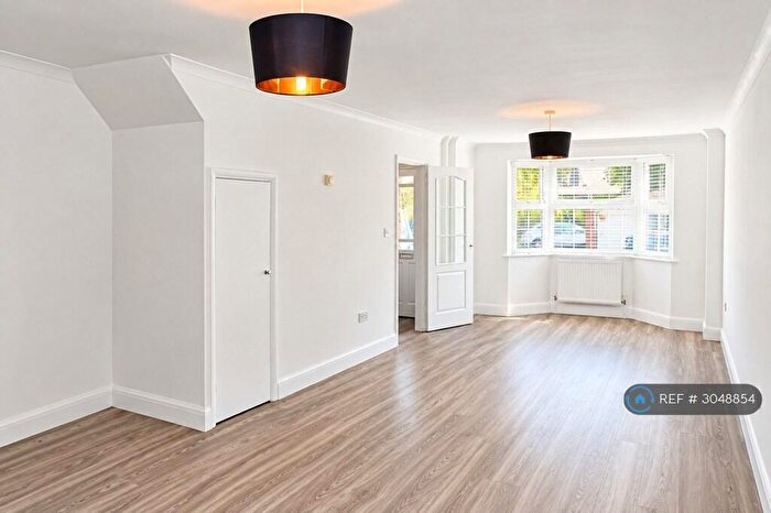 3 Bedroom Semi Detached House To Rent In Stable Cottages, Guildford, GU1