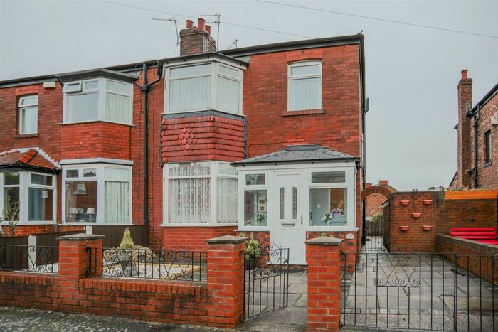 3 Bedroom Semi-Detached House To Rent In Denstone Road, Salford, M6