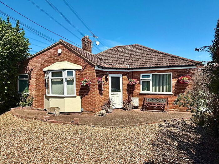 2 Bedroom Detached Bungalow For Sale In Old Norwich Road, Ipswich, IP1