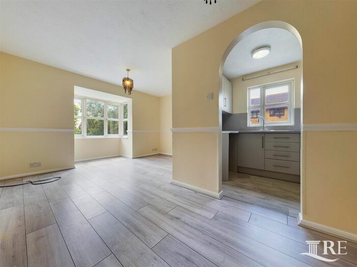 1 Bedroom Flat To Rent In Swallow Drive, London, NW10