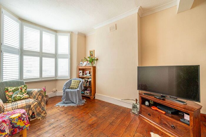 1 Bedroom Flat For Sale In Grange Road, Plaistow, London, E13