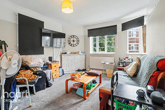 2 Bedroom Flat To Rent In Warwick Gardens, London Road, Thornton Heath, CR7