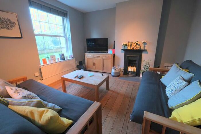 2 Bedroom Flat To Rent In Tanners Hill, London, SE8