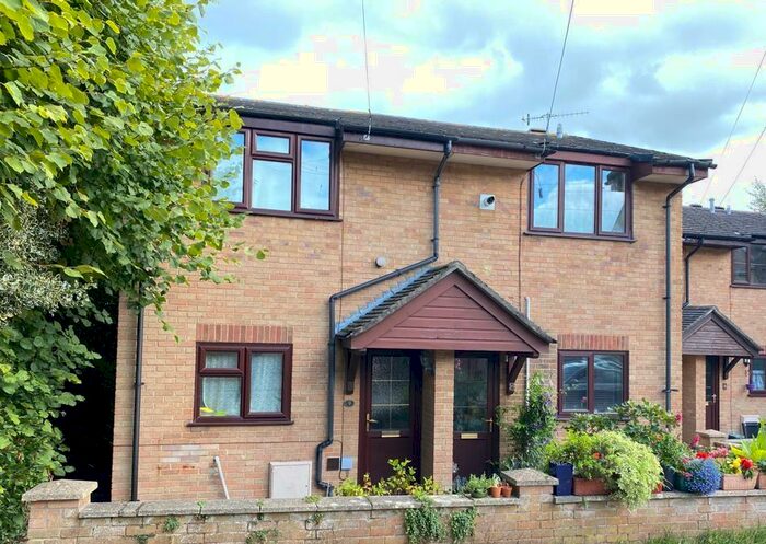 2 Bedroom End Of Terrace House To Rent In Uffa Fox Place, Cowes, PO31