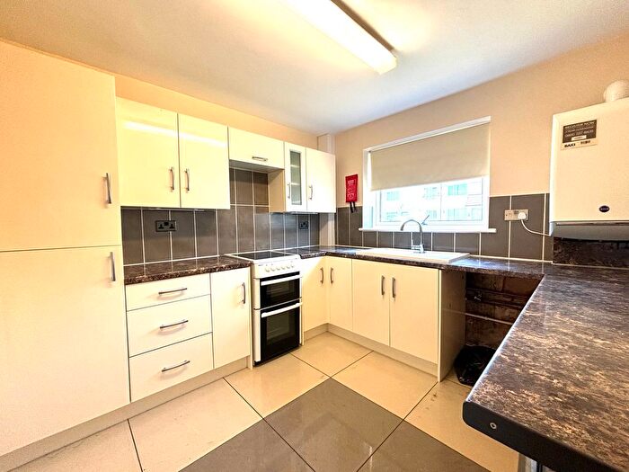 2 Bedroom Maisonette To Rent In Shifnal Walk, Birmingham, B31