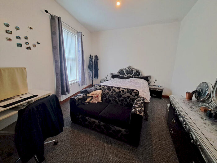 3 Bedroom Terraced House To Rent In Mossley Road, Ashton-under-lyne, OL6