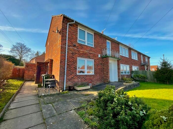 2 Bedroom Flat To Rent In Langford Road, Burley In Wharfedale, Ilkley, LS29