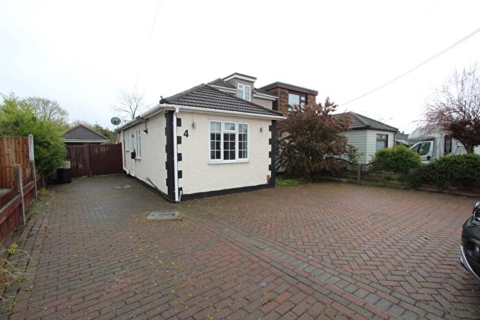 3 Bedroom Semi-Detached House To Rent In Denesmere Benfleet, SS7