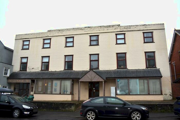 1 Bedroom Ground Flat To Rent In Central Yeovil, Somerset, BA20