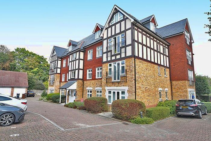 2 Bedroom Flat To Rent In Hazlitt Drive, Maidstone, ME16