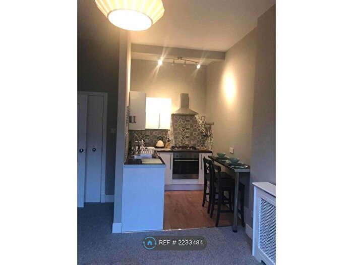 1 Bedroom Flat To Rent In Springwell Place, Edinburgh, EH11