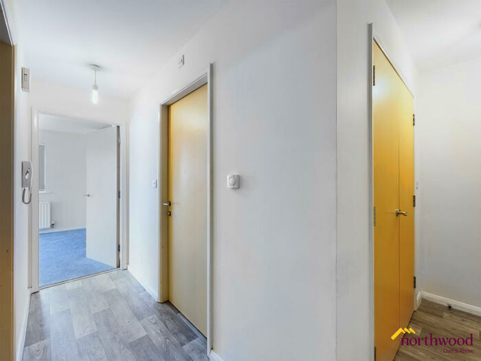 2 Bedroom Flat To Rent In Crownford Avenue, Hanley, ST1