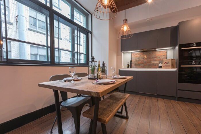 1 Bedroom Apartment To Rent In Portland Street, Manchester, Greater Manchester, M1