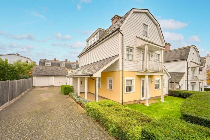 5 Bedroom Detached House To Rent In Sherbrooke Way, Worcester Park, KT4