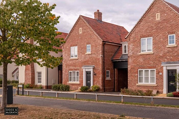 3 Bedroom Link Detached House For Sale In Senliz Road, Alconbury Weald, Huntingdon, Cambridgeshire, PE28