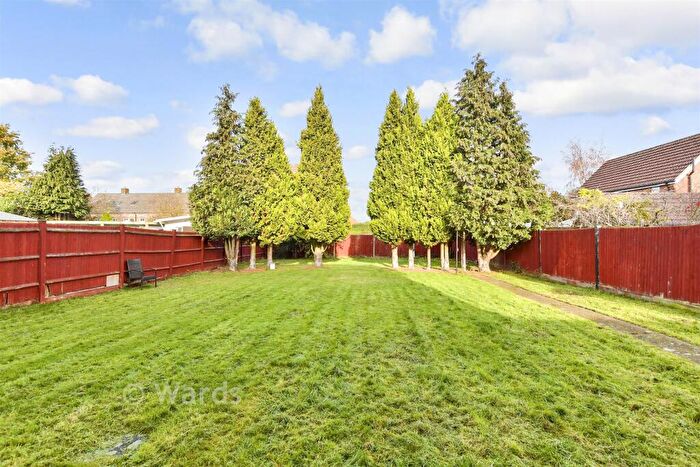 4 Bedroom Semi Detached House For Sale In Queen Elizabeth Square, Maidstone, Kent, ME15