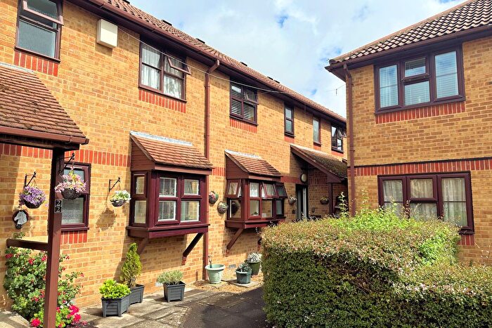 1 Bedroom Flat For Sale In Postern Close, Portchester, PO16